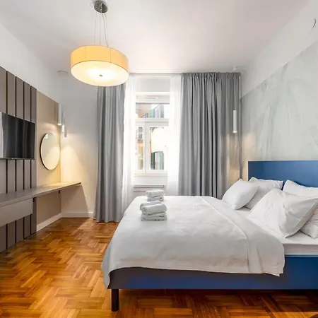 Frankovich Apartment Split